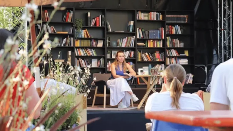 Bibliothèque en plein air à Luxembourg